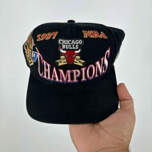 Vintage 1997 Logo Athletic Chicago Bulls Champions Snapback Hat